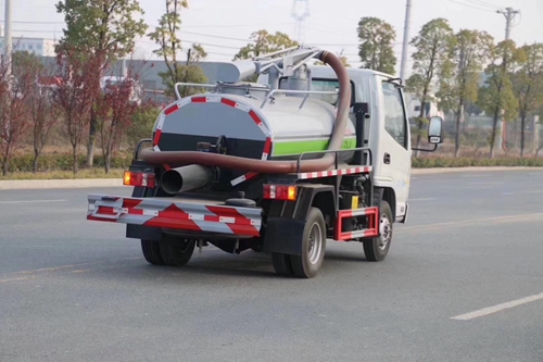 國(guó)六凱馬2方藍(lán)牌吸糞車